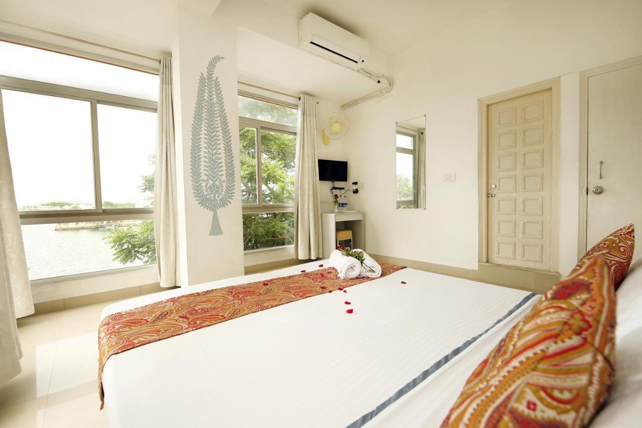 The Shaharkot By The Lake Hotel Udaipur Bilik gambar